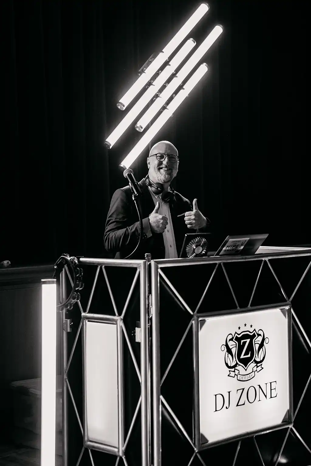 Hauptberuflicher DJ Hauptberuflicher DJ